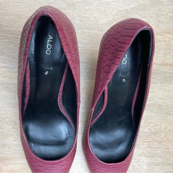 ALDO Maroon Reptile Print Women’s Heels Pumps Size 7 - Picture 10 of 13